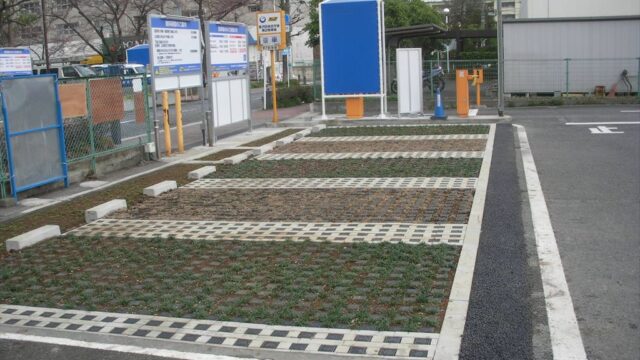 金沢区総合庁舎駐車場緑化工事